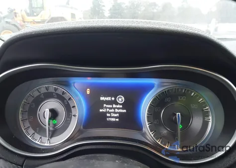 2018 Chrysler 300 Limited из США, поврежденный, VIN 2C3CCAEG0JH244040